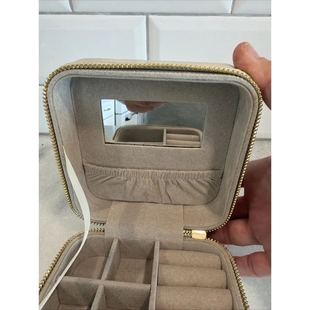 Hives‎ And Honey Travel Jewelry Case GWB01